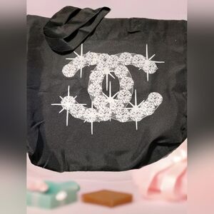 FASHION Black and White Floral Logo Tote